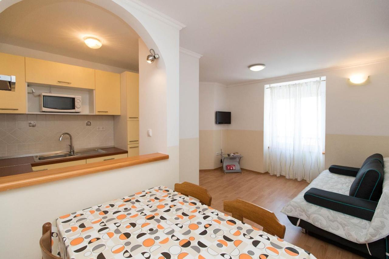 Apartments Carmen Crikvenica Exterior foto